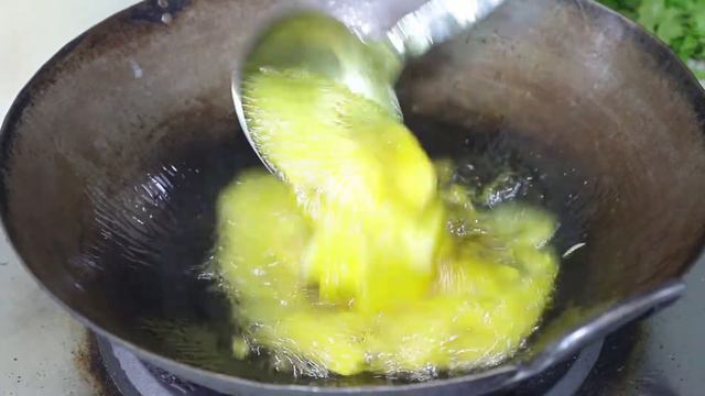 火鍋店大廚出售蒜蓉醬配方，要價8000元，老闆試過味道後讚不絕口 смотреть онлайн