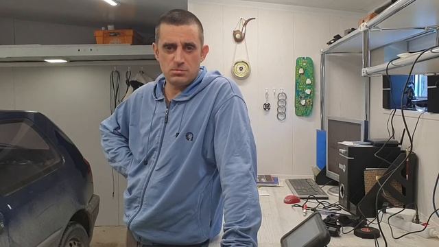 Что делать если "залил" мотор и не можешь теперь запустить авто. смотреть онлайн