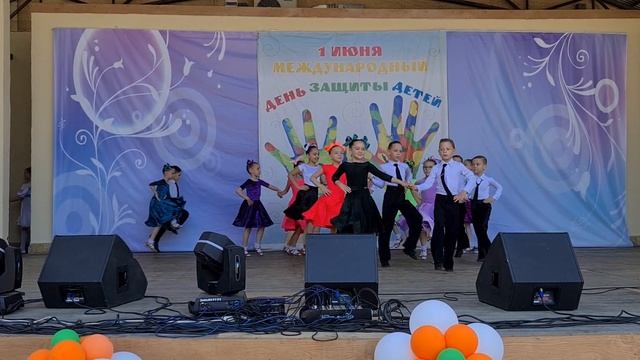 младший ансамбль ? радуга танец "Алиса" смотреть онлайн
