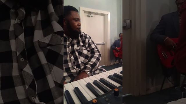 Shout in D natural 💪💪🔥🔥 Studio logic Numa Compact 2x in action💪💪 смотреть онлайн