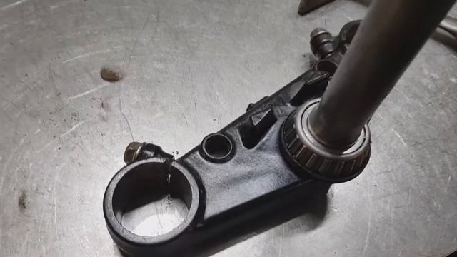 Honda NC700/750/X/XA Часть 2. Ремонт рулевой колонки смотреть онлайн