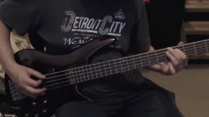 Ibanez SR305 5 String Bass Guitar Demo