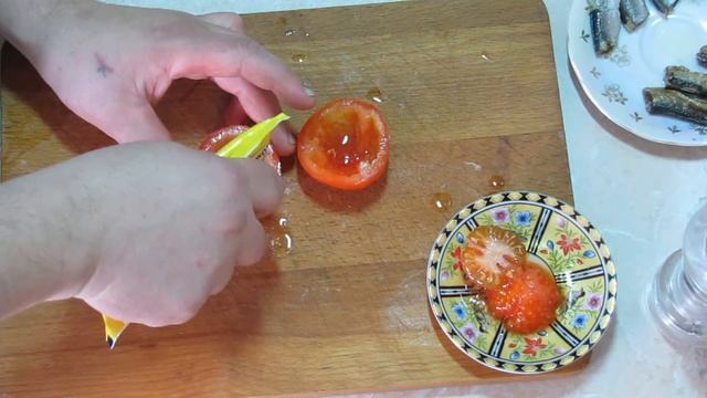 Закуска Помидоры с Рыбой #закуска #помидоры #рыба #шпроты #килька #простойрецепт смотреть онлайн