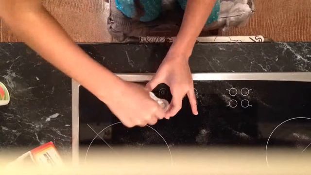 Жевачка для рук из клея ПВА и пищевой соды смотреть онлайн