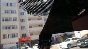 Снимаем тонировку с лобового стекла.