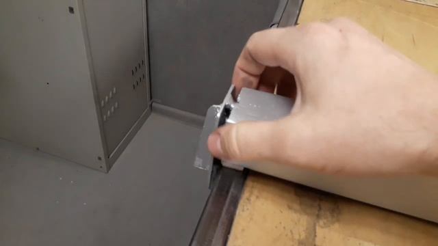 Параллельный упор для распиловочного станка своими руками смотреть онлайн