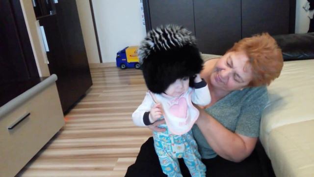 children and fur hat дети и меховая шапка смотреть онлайн