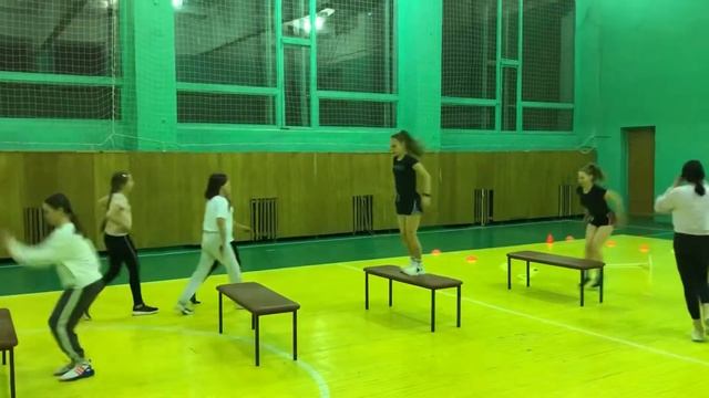 ТРЕНИРОВКА ПО ЛЕГКОЙ АТЛЕТИКЕ в ДД(Ю)Т / Скорость и координация смотреть онлайн