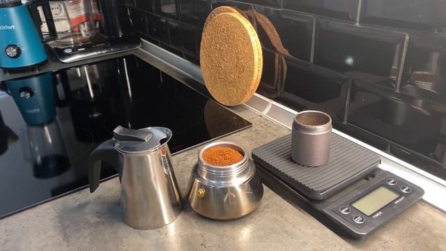 Как приготовить кофе в гейзерной кофеварке или мока смотреть онлайн