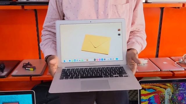 Used MacBook pro,Air,Mini All available at very reasonable price contact 9994813295 смотреть онлайн