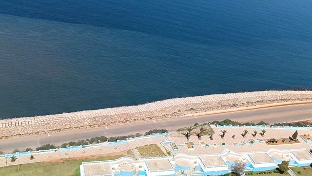 Vue imprenable sur le front de mer d'Oran Bahia смотреть онлайн