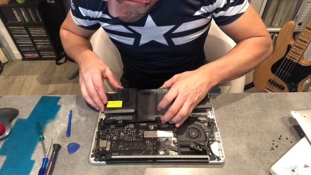 Macbook Pro 13'' Retina / 2015 (A1502) / remplacement batterie смотреть онлайн