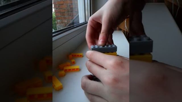 УДОБНАЯ ПОДСТАВКА ДЛЯ ТЕЛЕФОНА ИЗ ЛЕГО! смотреть онлайн