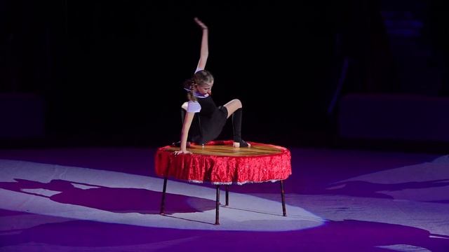 Усатенко Єлизавета каучук на столі назва номеру Герміона смотреть онлайн