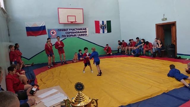 Дебют старшего сына Романа на соревнованиях по спортивному самбо 2020 год. смотреть онлайн