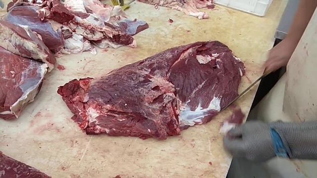 boning of beef collar- Обвалка яловичого ошейка смотреть онлайн