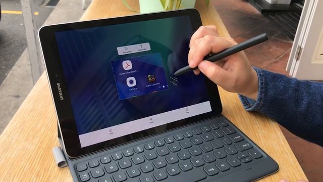 Hands-on: Samsung Galaxy Tab S3, Samsung's answer to the iPad Pro смотреть онлайн