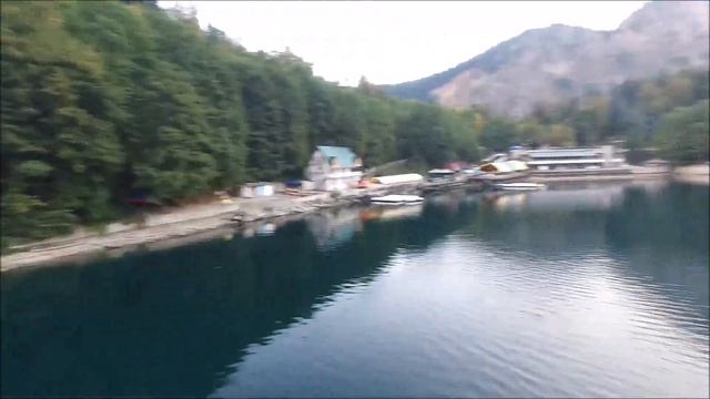 Из Сочи в Абхазию на машине ОзероРица Абхазия Съемка озера с бесилотника.