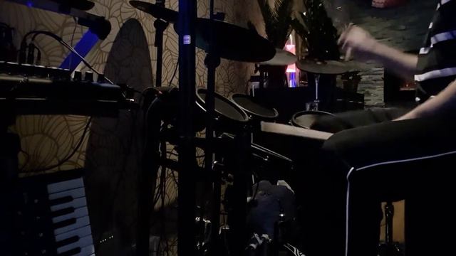 Playing some funk on my Alesis Nitro Mesh drums смотреть онлайн