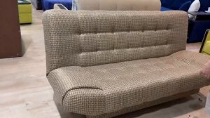 Недорогой малогабаритный диванчик с пружинным блоком.