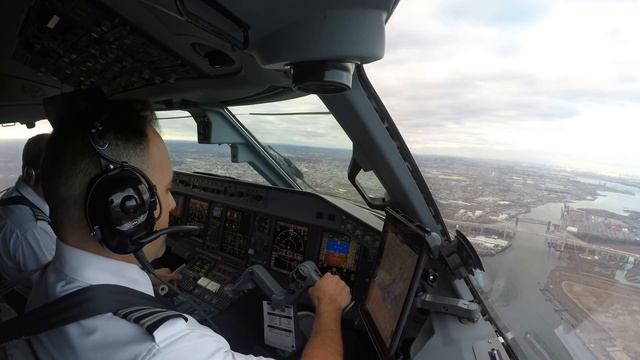 EMBRAER 175 - Gusty Landing In Newark