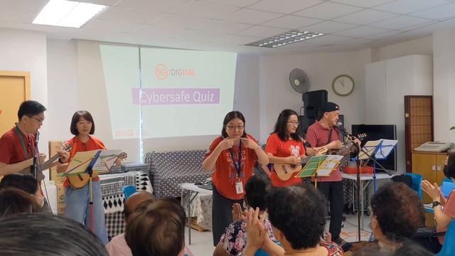 Beautiful Sunday ( Ukulele session смотреть онлайн