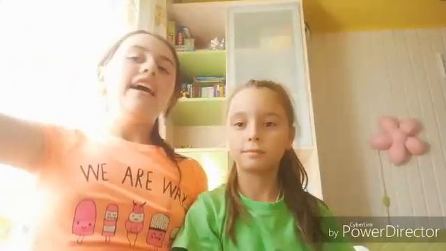 Супер новый челлендж (кто ? ) Эвелина встала на мостик ??? Вика нарисовала себя ??? смотреть онлайн