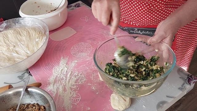 ГОТОВИМ ПИРОЖКИ С ЧЕРЕМШОЙ смотреть онлайн