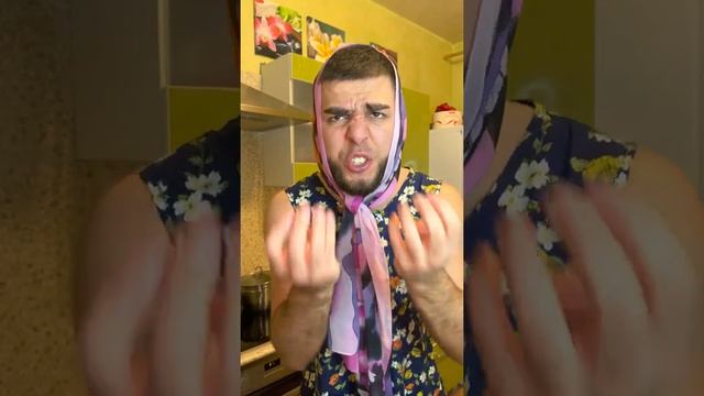 У Девочки Кокетки глючит телефон | Приколы от РУСЛАНЧИКА #Shorts смотреть онлайн