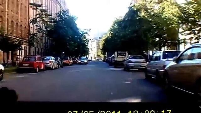 идиот на скутере смотреть онлайн