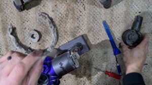 dyson v6 v7 v8 Cleaning BOTH filters   stops it pulsing common problems fixed