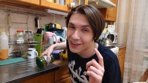 как открыть банку с огурцами?