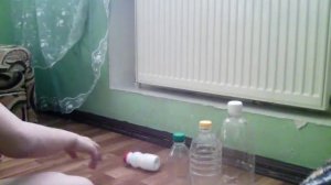 Опять кидаю бутылку возле батареи