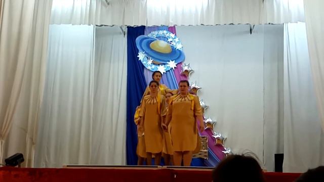 Старшая танцевальная группа "Карамель" с танцем "Ласточка" смотреть онлайн