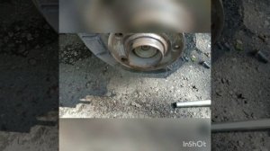 Замена переднего тормозного диска и колодок на volkswagen polo 2013 года