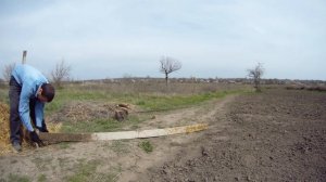 Как вытащить бетонный столбик из земли