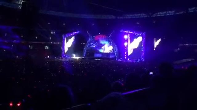 Acdc Wembley 2015 Angus Young guitar solo смотреть онлайн