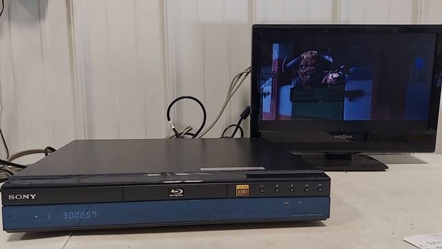 Sony BDP-S300 1080p High Definition Blu-ray Disc Player Test! смотреть онлайн