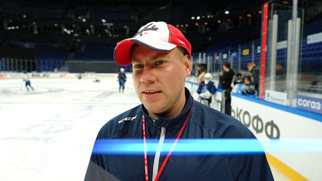 Совместная тренировка хоккеистов ХК "Сибирь" и детей из команд "Снеговик" и "Сибирь-следж". смотреть онлайн