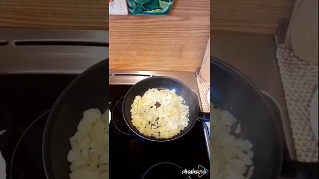 Овощной супчик с фрикадельками.Можно добавить любые овощи, будет очень вкусно!