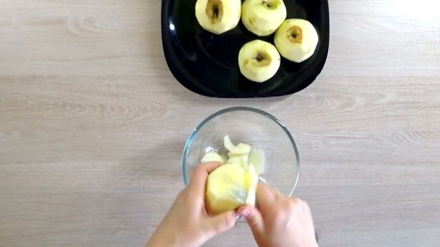 Шарлотка со сметаной и яблоками| Вкусный пирог смотреть онлайн