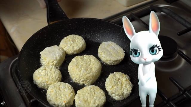 ОЛАДЬИ ТВОРОЖНЫЕ?Вкусные и ПЫШНЫЕ?творожники с манной крупой вкуснейшие получились-поздравляю? смотреть онлайн