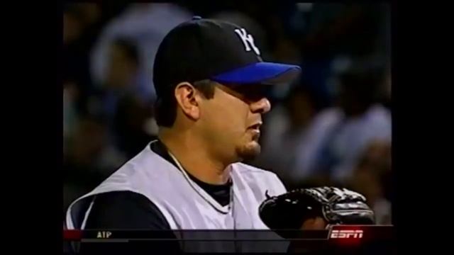 2003 MLB: Umpire attacked by fan смотреть онлайн