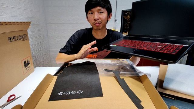 Unboxing MSI GF75 Thin 10SC Gaming Laptop | Budget Gaming Laptop смотреть онлайн