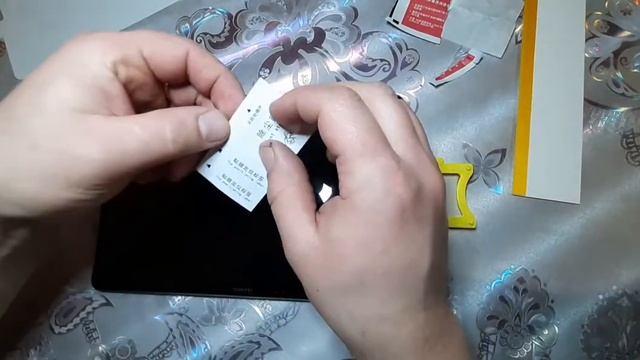 Как наклеить гидрогелевую плёнку на планшет Huawei MediaPad M6 10,8" смотреть онлайн