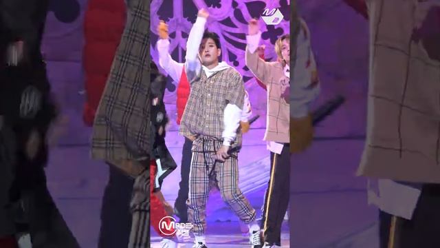 [MPD직캠] 블락비 지코 직캠 'Shall We Dance' (BLOCK B ZICO FanCam) | @MCOUNTDOWN_2017.11.9 смотреть онлайн