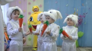 Танец зайцев с морковками  на утреннике 8 Марта 2017 в яслях Муз  рук  Максюта Г  В