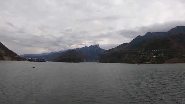 Exploring the Yangtze River - Shennong Stream, Qutang Gorge & the Jade Emperor Scenic Area смотреть онлайн
