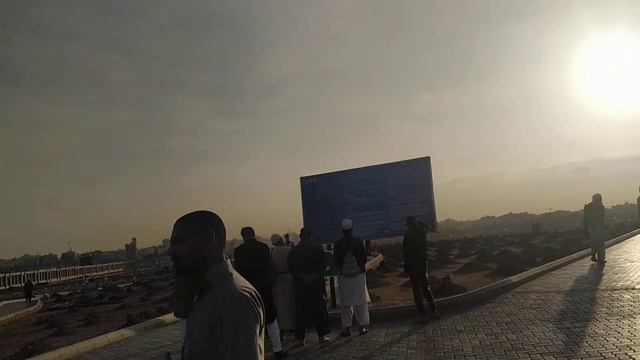 Мединадагы чоң кабырыстан (Жаннатул Бакий) смотреть онлайн