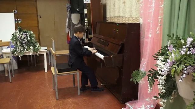 Серов Доминик, 8 лет Экосез смотреть онлайн